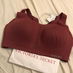 Victoria’s Secret sports bra 36DD never been worn